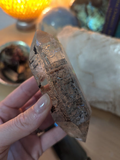 Double terminated quartz point