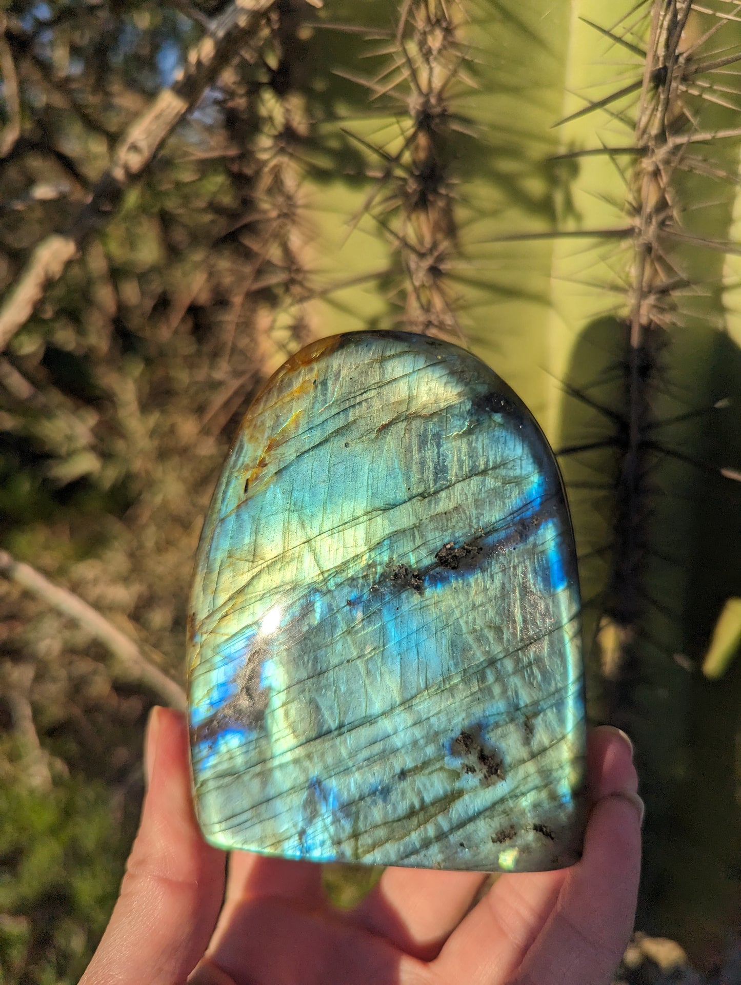 Labradorite slabs